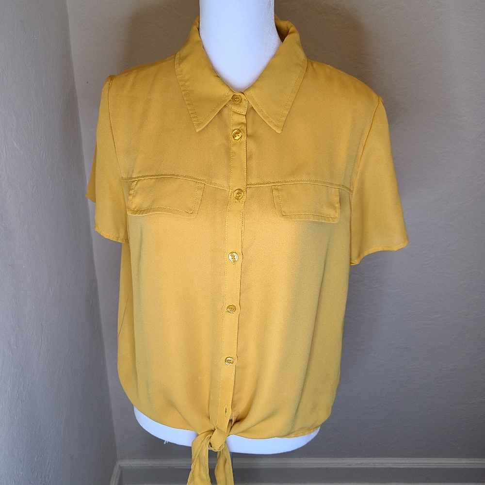 Woman's short sleeve top